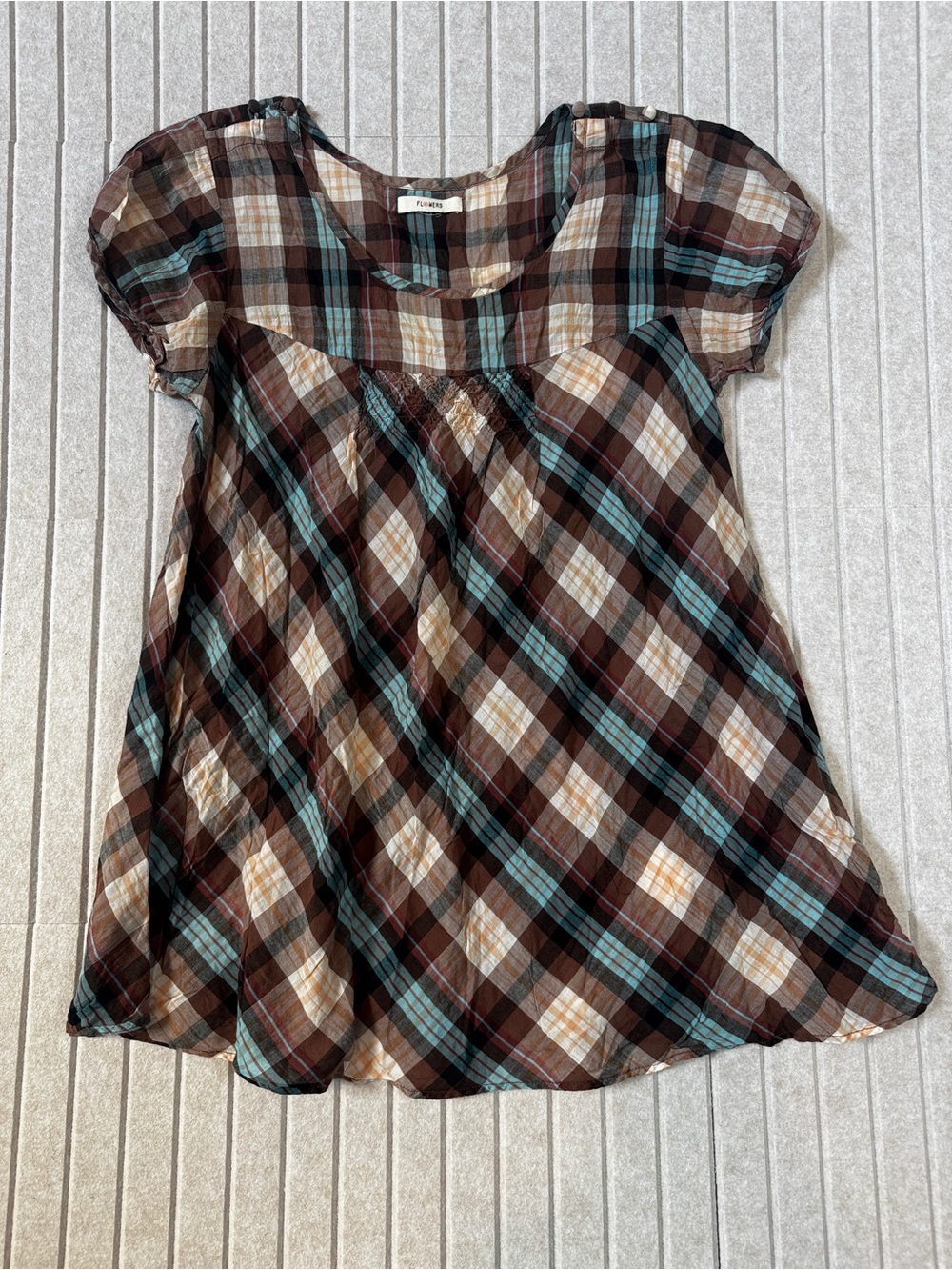 Flowers babydoll too Plaid Short Sleeve women’s size small y2k